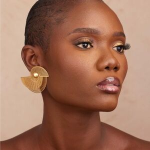 Khoi Shen Elegant Earrings